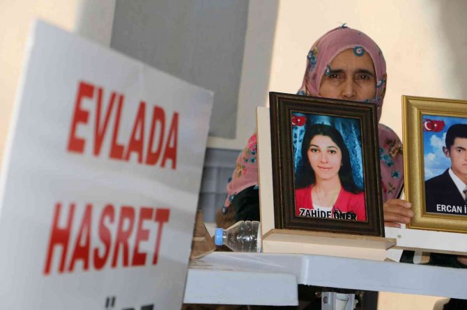 Diyarbakır’da Aileler, 4 Yıldır Hdp’nin Kapısında Evlatlarının Yolunu Gözlüyor