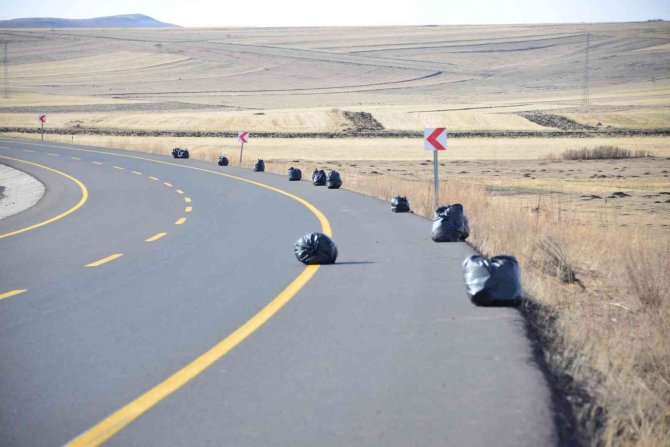 Çıldır-aktaş Gümrük Kapısında Çevre Temizliği