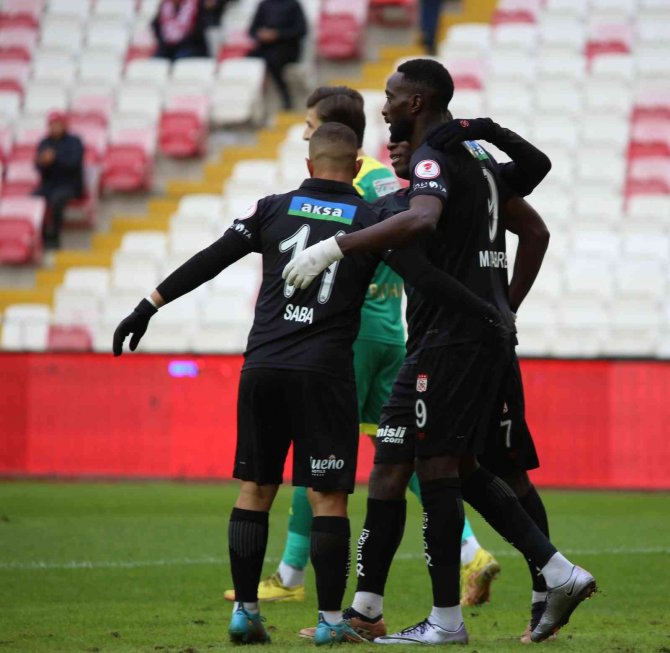 Mustapha Yatabare Gol Sayısını 8’e Çıkardı