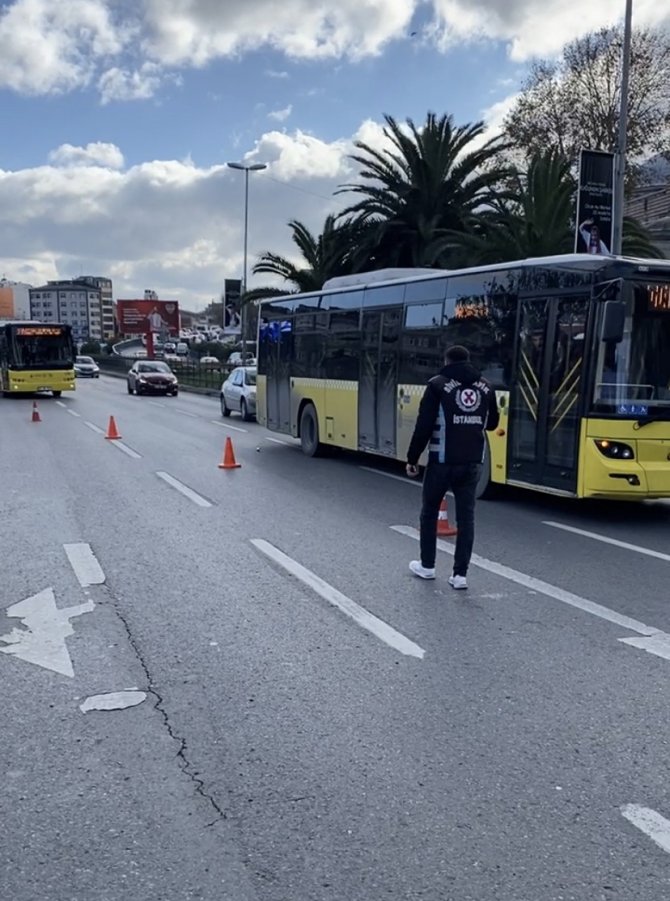 Fatih’te Taksiciden Kurallara Uymayan Meslektaşlarına Tepki
