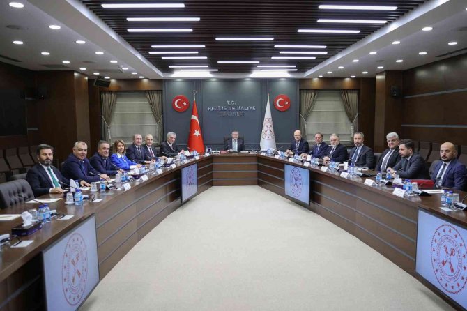 Bakan Nebati, İ̇stanbul Sanayi Odası İle Bir Araya Geldi