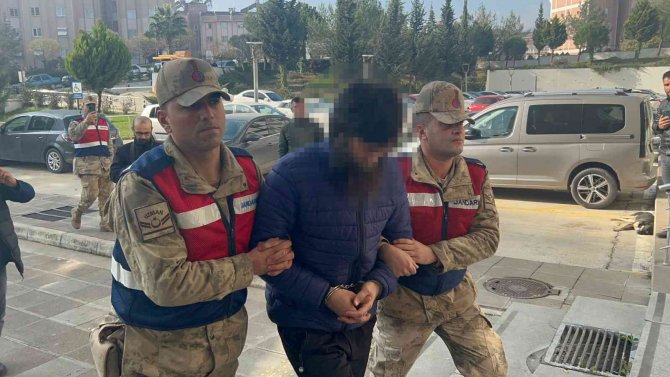 Kırmızı Bültenle Aranıyordu
