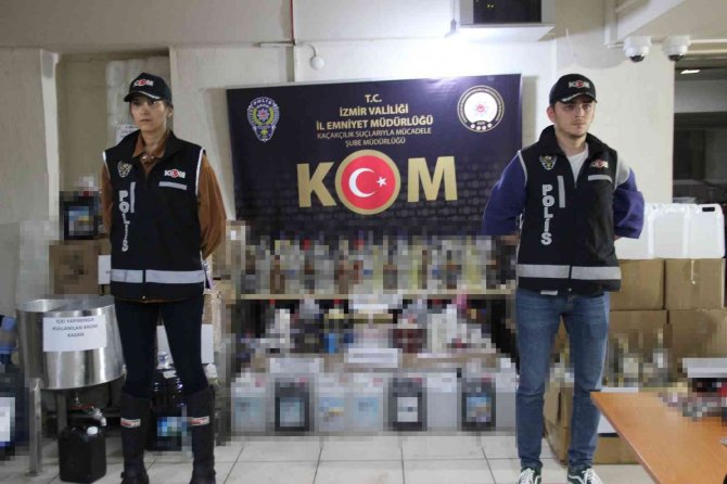 İ̇zmir Polisinden Yılbaşı Öncesi Sahte İçki Kaçakçılarına 52 Ayrı Operasyon