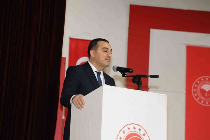 Kağızman’da Meyvecilik Paneli Düzenlendi