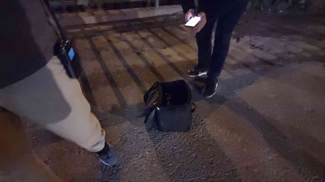 Jandarma Binası Yakınındaki Şüpheli Çanta Polisi Harekete Geçirdi