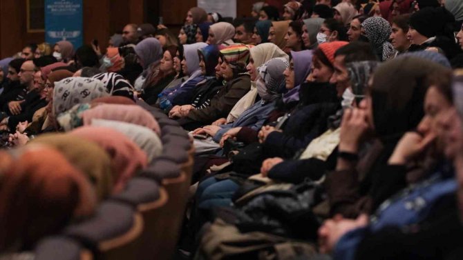 Yazar Beyhan Budak: "Çocuklarımız Hayatın Zorluklarına Alışarak Büyümelidir"