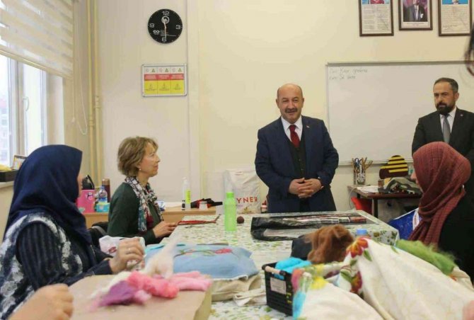 Kütahya’da Açılan 4 Bin 412 Kurstan 128 Bin 484 Kursiyer Faydalandı