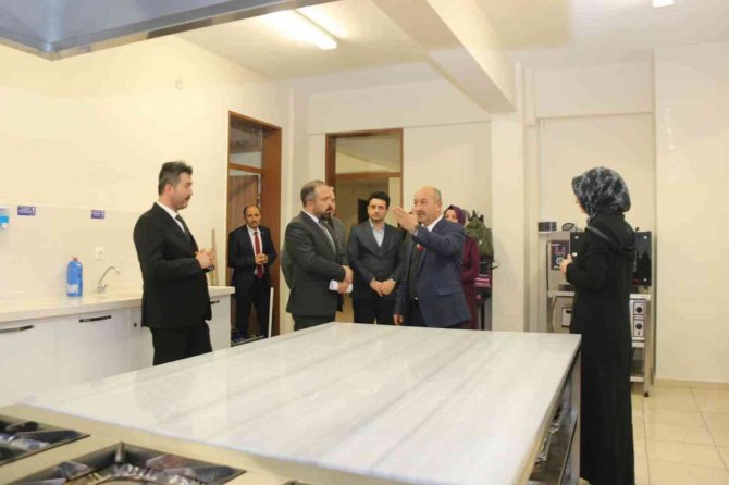 Kütahya’da Açılan 4 Bin 412 Kurstan 128 Bin 484 Kursiyer Faydalandı