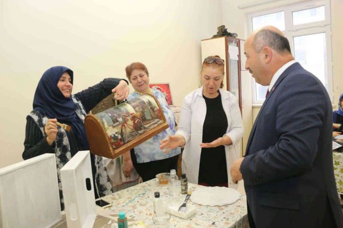 Kütahya’da Açılan 4 Bin 412 Kurstan 128 Bin 484 Kursiyer Faydalandı