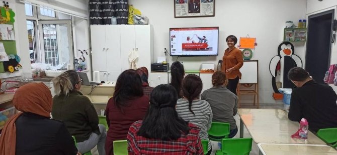 Muğla’da Veliler Aile Okulu Eğitimleri İle Destekleniyor