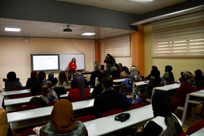 Karabük’te Aile Okulu Projesi İle 2 Bin 671 Veli Eğitim Aldı