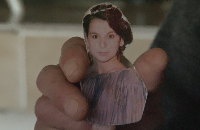 28 Yıldır Eşinin Fotoğrafını Cüzdanında Taşıyor