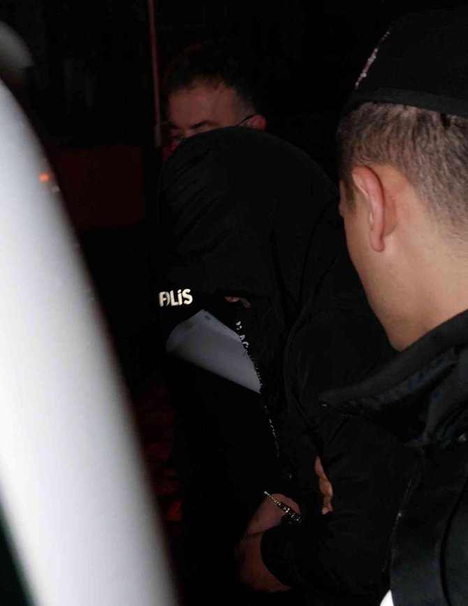 Samsun’da Otelin Kasasından Hırsızlık Yapan 2 Kişi Tutuklandı