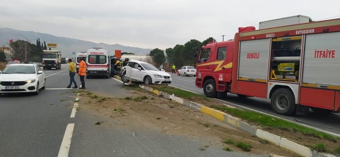Sarayköy’de Trafik Kazası;3 Yaralı