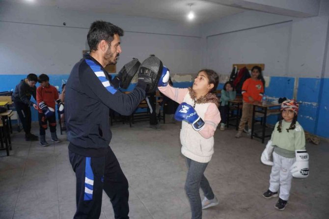 Şırnaklı Öğrencilerden Muaythai Sporuna Yoğun İlgi