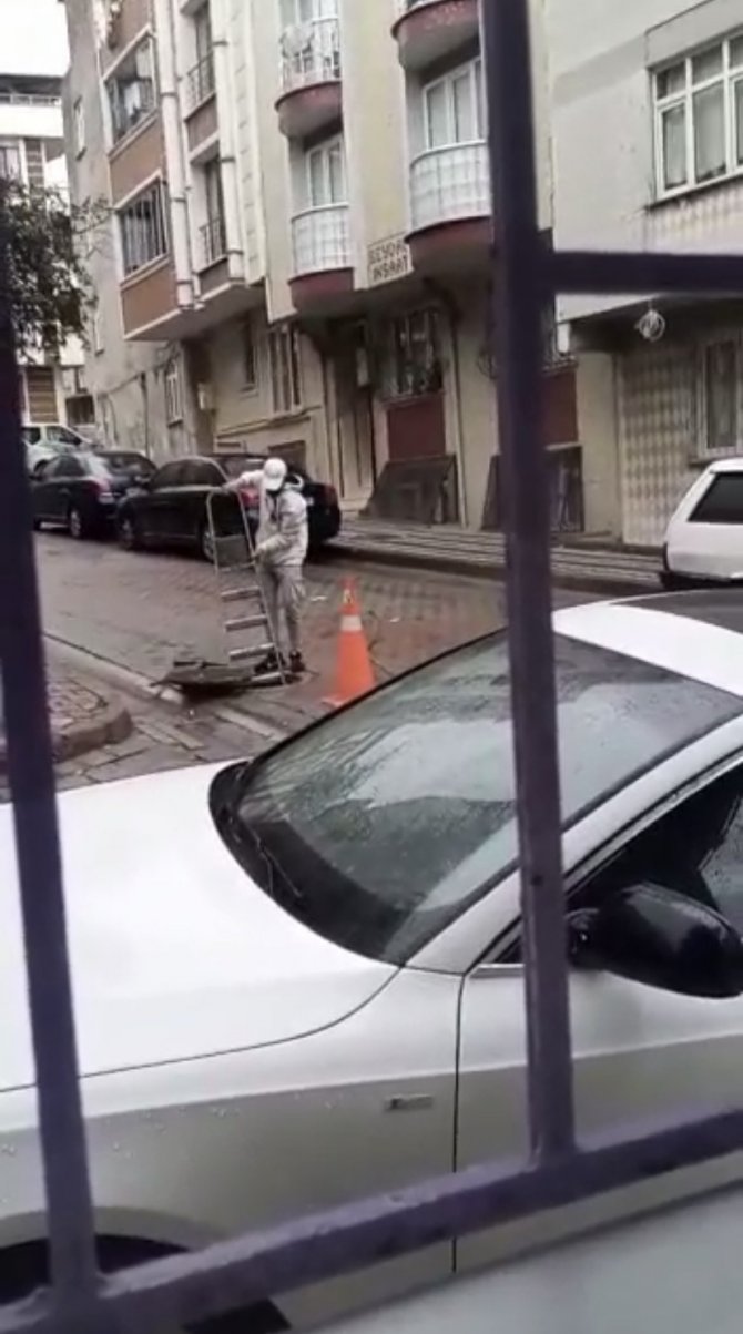 İ̇stanbul’da “Bakım Yapıyoruz” Yalanıyla Kablo Çalan Hırsızlar Yakalandı