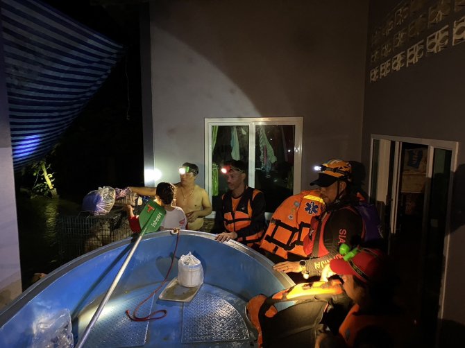 Tayland’da Yüzlerce Köy Sular Altında Kaldı: 3 Ölü