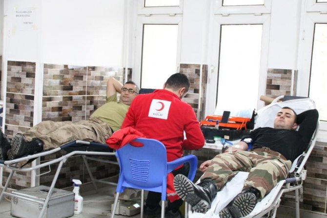 Mehmetçik Kan Ve Kök Hücre Bağışında Bulundu