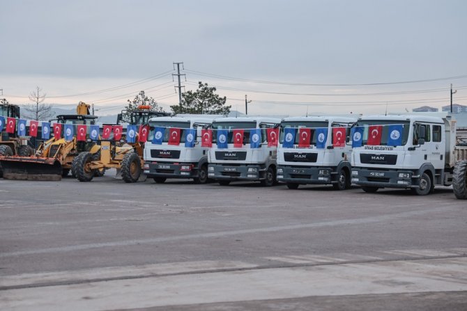 Sivas Belediyesi 300 Personel 74 Araçla Kışa Hazır