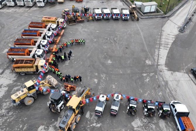 Sivas Belediyesi 300 Personel 74 Araçla Kışa Hazır