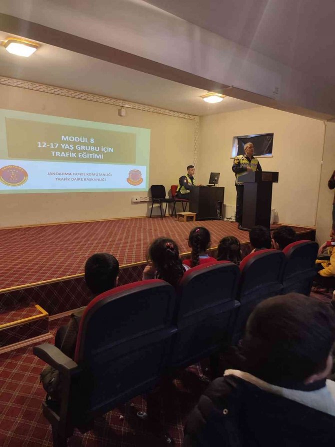 Jandarmadan Öğrencilere Trafik Eğitimi