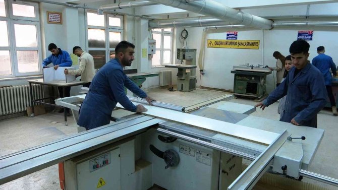 Bu Okulun Yıllık Cirosu 5,5 Milyon Tl