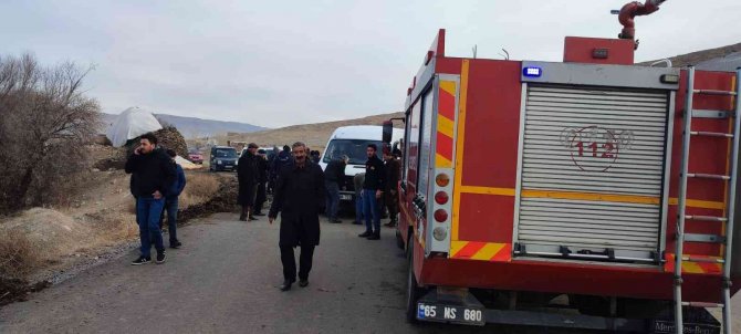 Şarampole Yuvarlanmaması İçin İple Minibüsü Böyle Tuttular