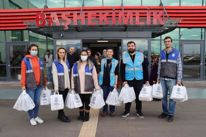 Yalova Belediyesi’nden Hastalara ‘Geçmiş Olsun’ Paketi