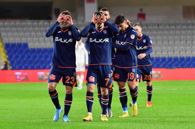 Ziraat Türkiye Kupası: Başakşehir: 3 - Göztepe: 1 (Maç Sonucu)