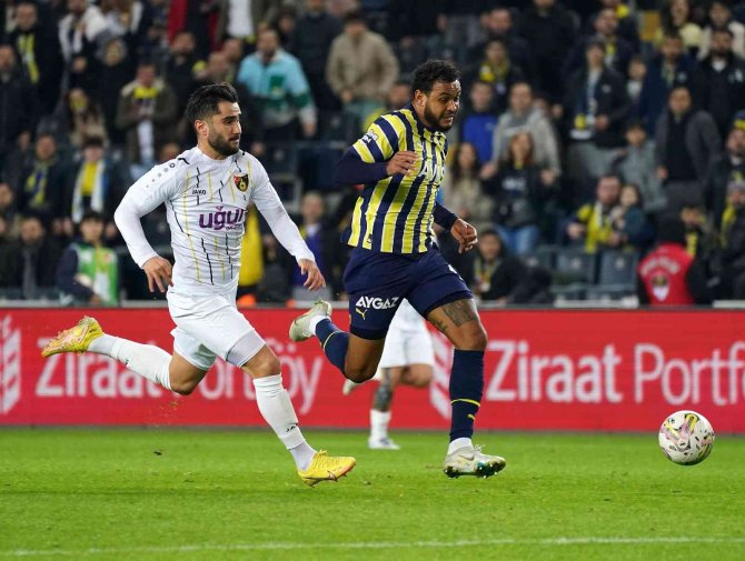 Ziraat Türkiye Kupası: Fenerbahçe: 2 - İ̇stanbulspor: 0 (İ̇lk Yarı)