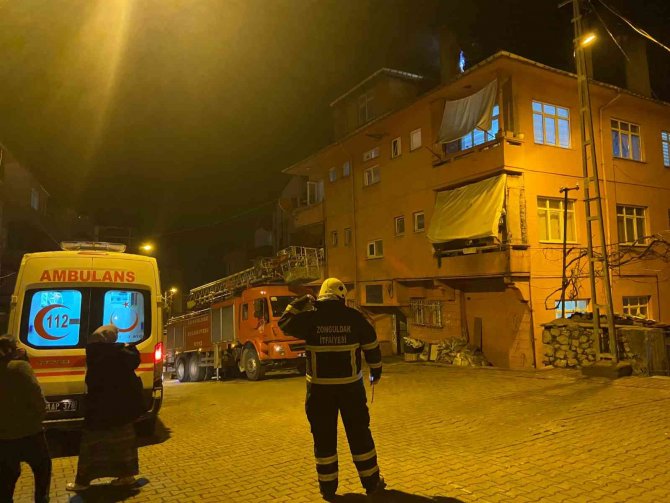Çatı Yangını Ekipleri Harekete Geçirdi