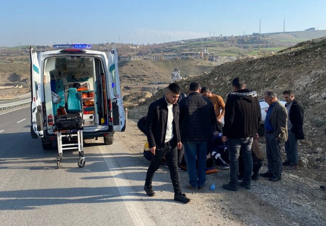 Kontrolden Çıkan Otomobil Takla Attı: 1 Yaralı