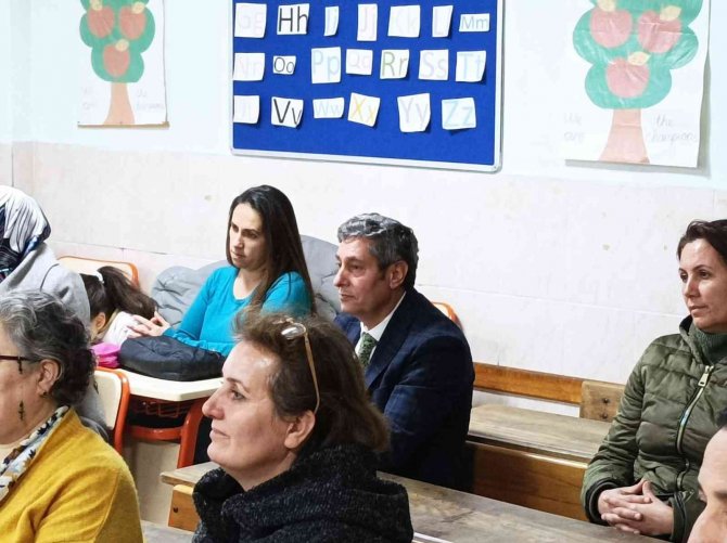 Milli Eğitim Müdürü Tatlı, Burhaniye’ De Ailelerle Bir Araya Geldi