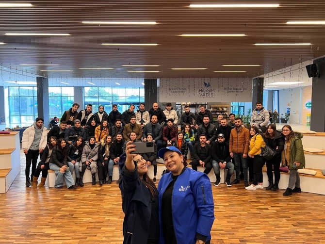 Ak Parti İ̇l Başkanı Ünsal: "Gençlerle, Büyük Türkiye Hedefine Kararlılıkla Yürüyoruz"