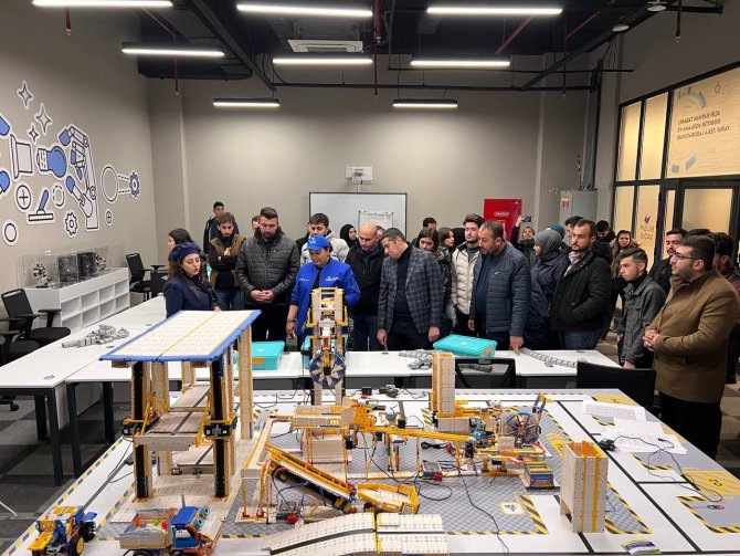 Ak Parti İ̇l Başkanı Ünsal: "Gençlerle, Büyük Türkiye Hedefine Kararlılıkla Yürüyoruz"