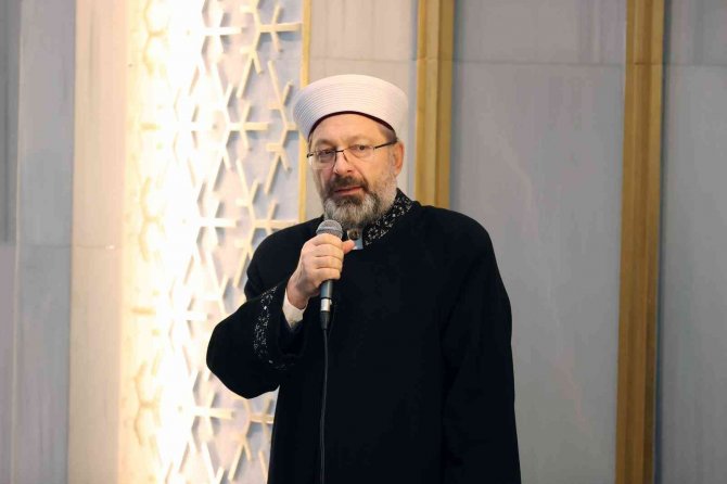 Diyanet İ̇şleri Başkanı Erbaş, Sabah Namazında Öğrencilerle Buluştu