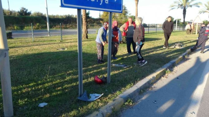 Manavgat’ta Otomobil İle Çarpışan Motosiklet Sürücüsü Hayatını Kaybetti
