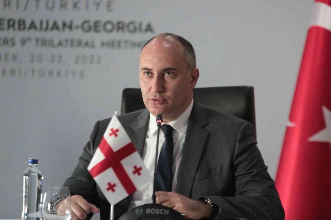 Azerbaycan Savunma Bakanı Hasanov: “Biz Tüm Komşu Ülkelerle İlişkilerimizin Ve İşbirliğimizin Gelişimine Önem Veriyoruz”