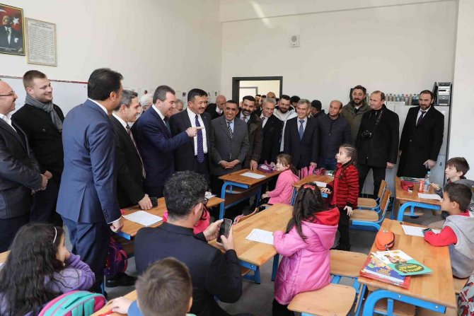 Bergama’da Bir Okul Açıldı, Bir Okulun Da Temeli Atıldı