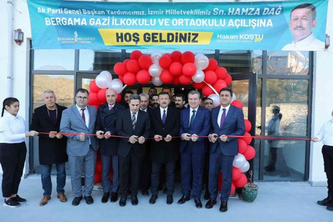 Bergama’da Bir Okul Açıldı, Bir Okulun Da Temeli Atıldı