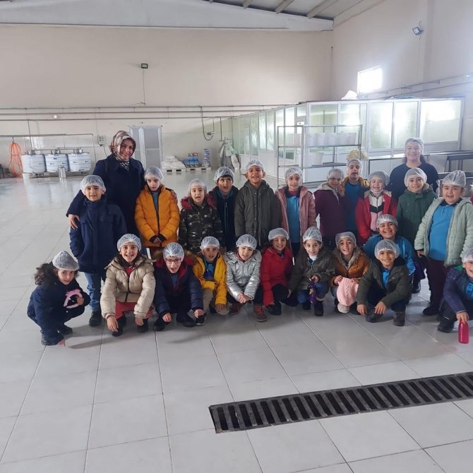 Tatvan’da Minikler Yerli Üretim Fabrikalarını Gezdi