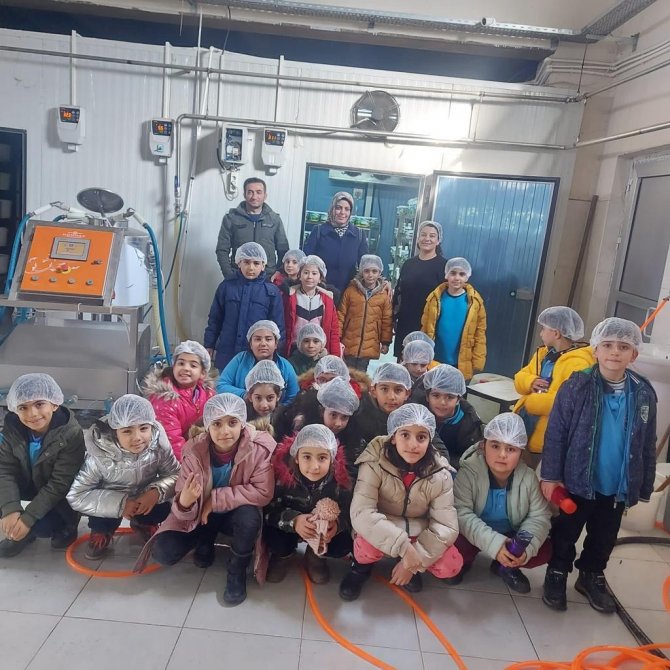 Tatvan’da Minikler Yerli Üretim Fabrikalarını Gezdi