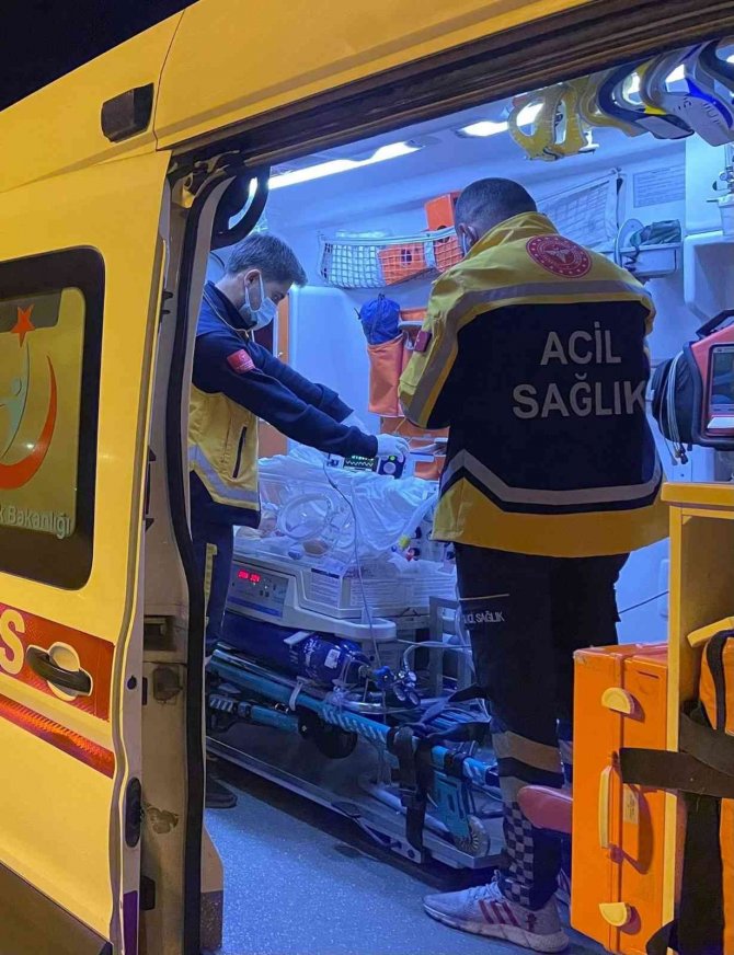 Kalp Rahatsızlığı Olan 3 Günlük Bebek İ̇stanbul’a Sevk Edildi