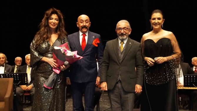 Avni Anıl, Eserleriyle Anıldı