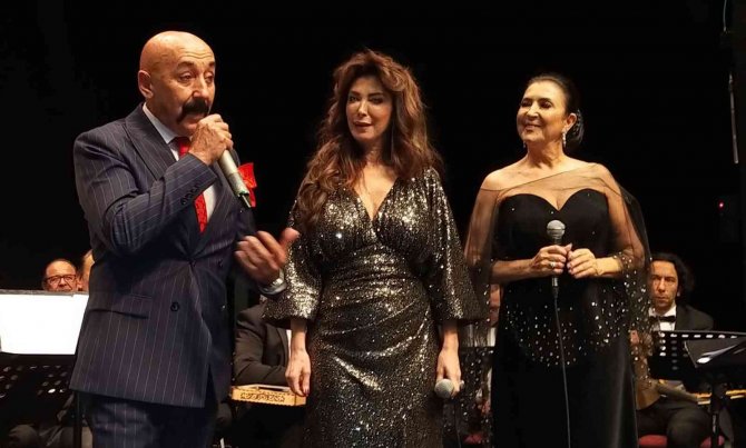 Avni Anıl, Eserleriyle Anıldı