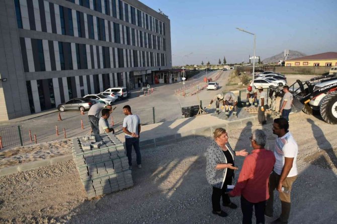 Ceyhan’da Köprü Yapıldı, Hastane Yolu Hizmete Açıldı