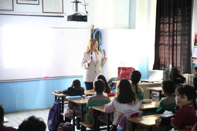 İ̇lkokul Öğrencilerine Sıfır Atık Ve Çevre Eğitimi Verildi