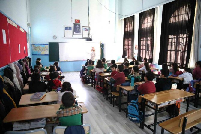 İ̇lkokul Öğrencilerine Sıfır Atık Ve Çevre Eğitimi Verildi