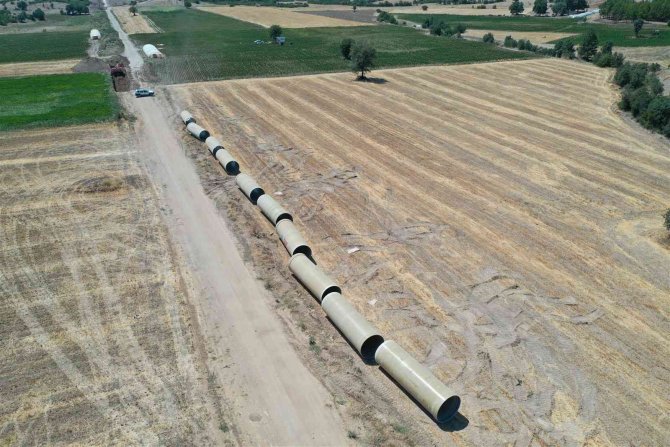 Acıpayam’da Sulama Borularının Montaj Çalışmaları Devam Ediyor