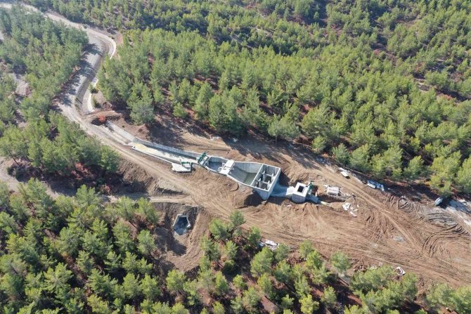 Acıpayam’da Sulama Borularının Montaj Çalışmaları Devam Ediyor